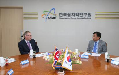 H.E. Colin James Crooks LVO, Ambassador of the United Kingdom to the Republic of Korea, visits KAERI